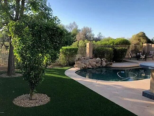 Building Photo - Stunning 4BR House in Cave Creek