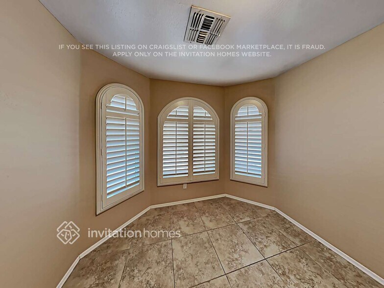 Building Photo - 163 N Saffron Cir