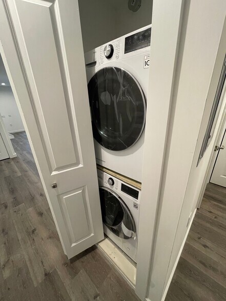 Building Photo - 2366 Orthodox St