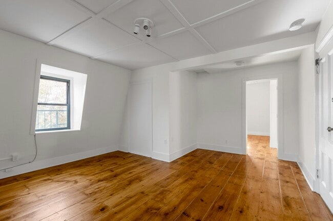 Building Photo - 46 Voorhis Ave