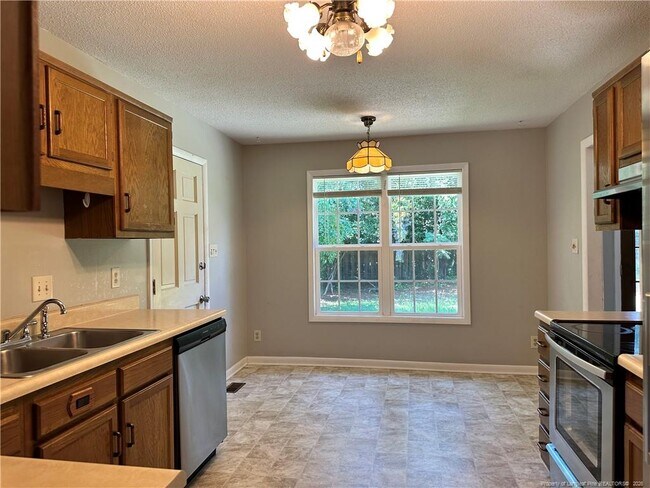 Building Photo - 2052 Windlock Dr