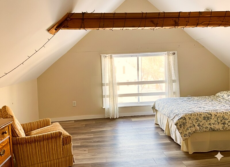 Building Photo - 17-17 Maple St