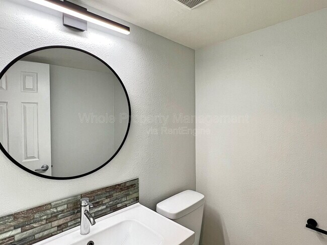 Building Photo - 3032 S Macon Cir