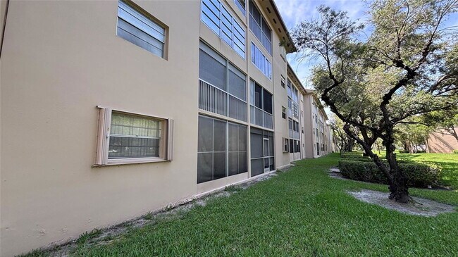 Building Photo - 1200 SW 124th Terrace