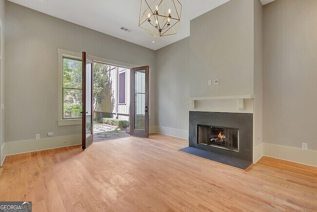 Building Photo - 10659 Serenbe Ln