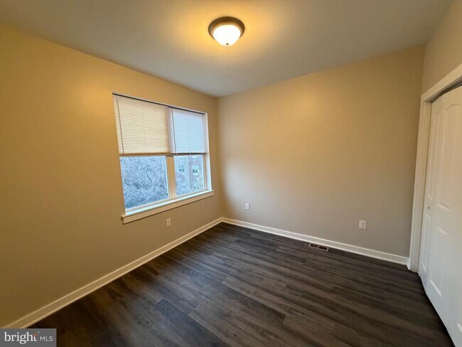 Building Photo - 1535 Cecil B. Moore Ave