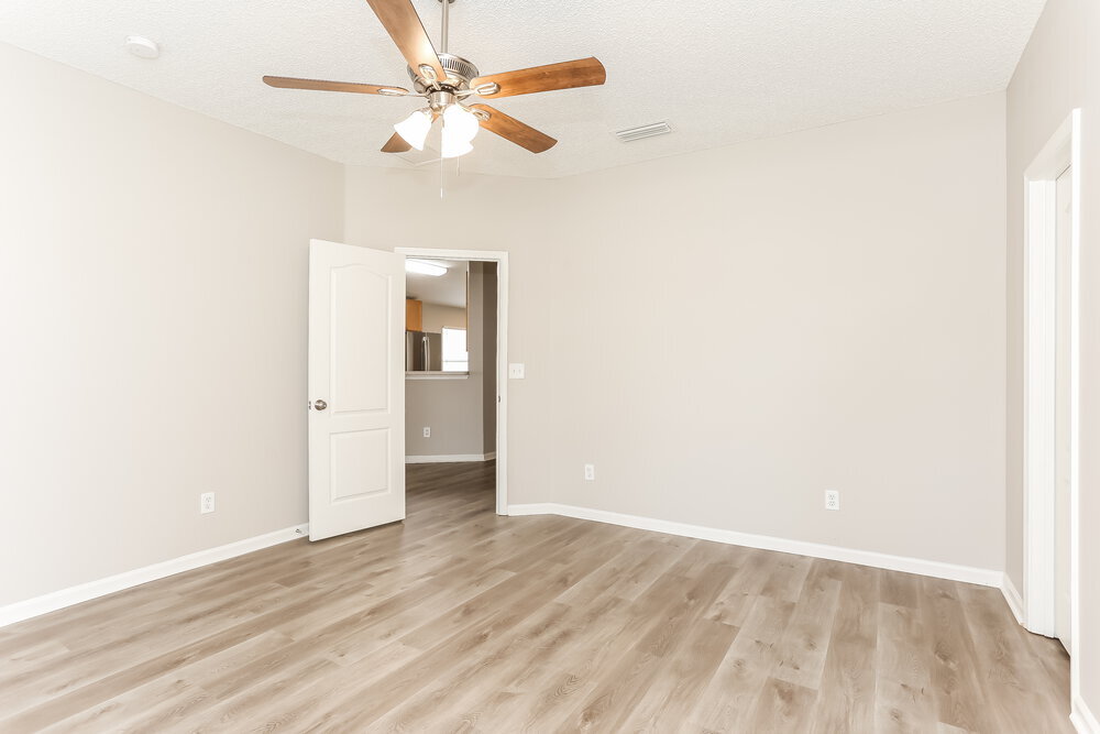 Building Photo - 1725 Saw Lake Drive