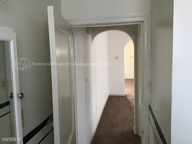 Building Photo - 2730 Maple Ave