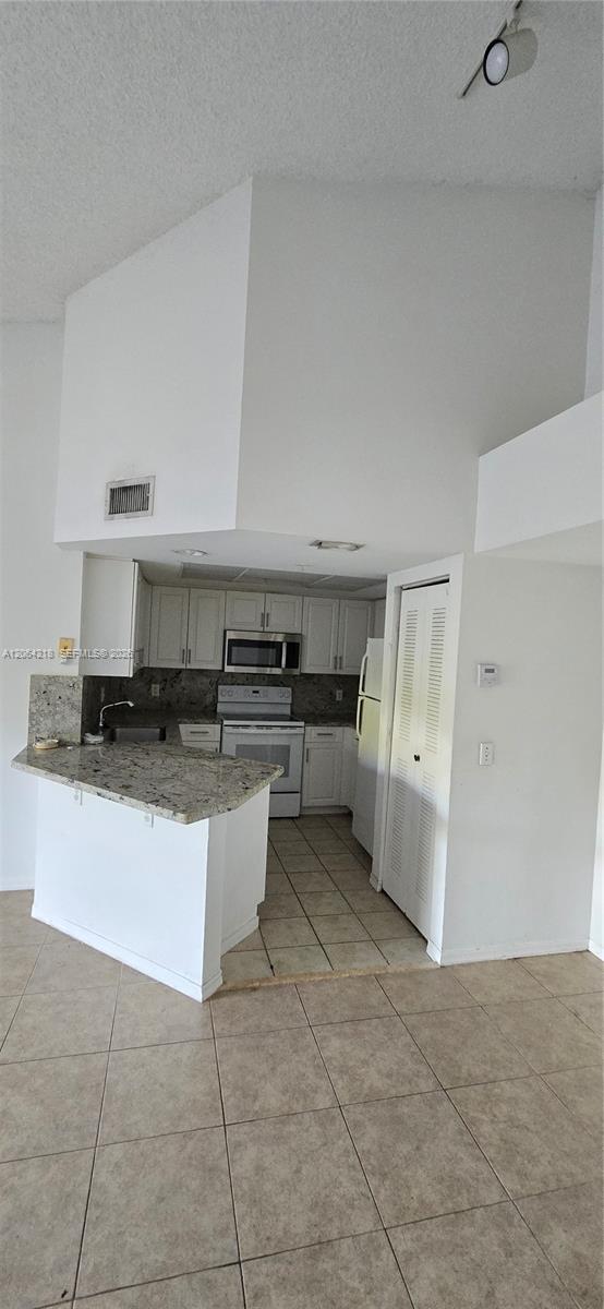 Building Photo - 4149 N Haverhill Rd