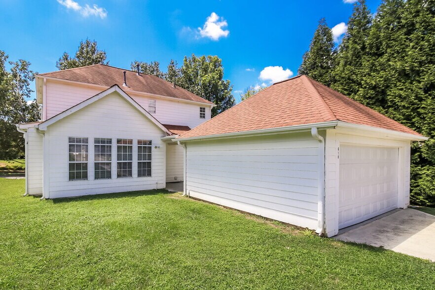 Building Photo - 618 Brookwater Dr