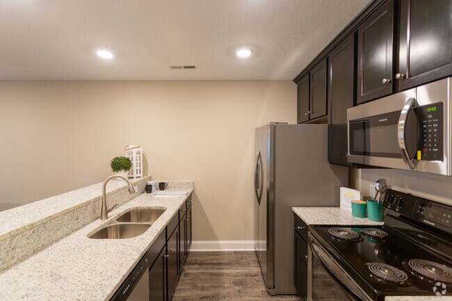 2BR, 2BA - 1100 SF - Walnut Valley Homes