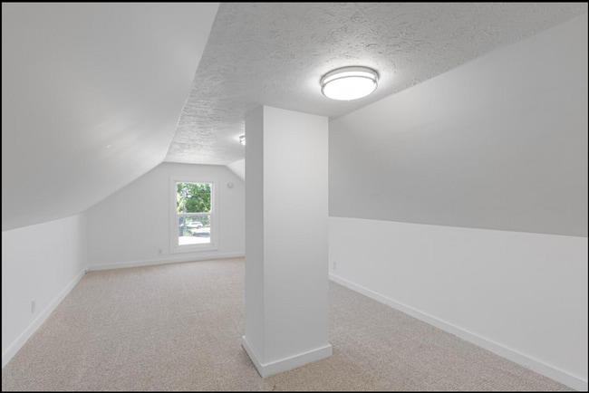 Building Photo - Updated South Omaha Home with Oversized Garage