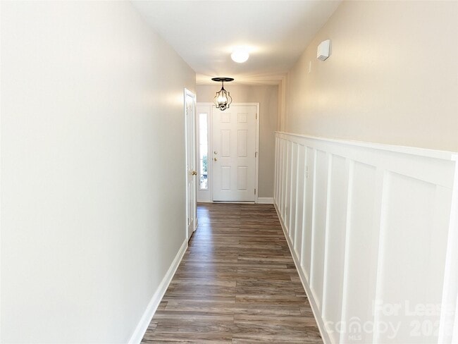 Building Photo - 141 Golden Valley Dr