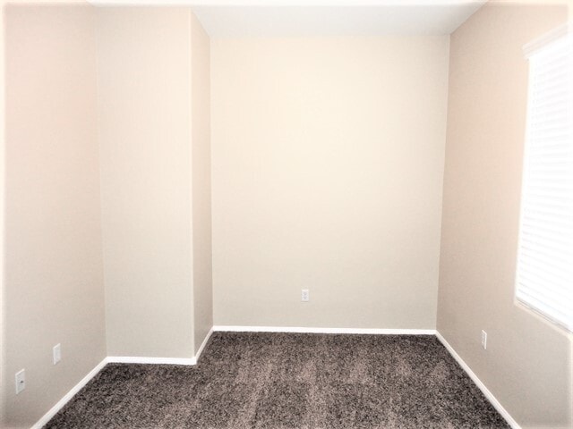 Building Photo - 681 Taliput Palm Pl