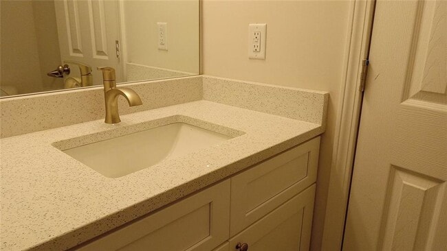 Building Photo - 2156 Park Terrace