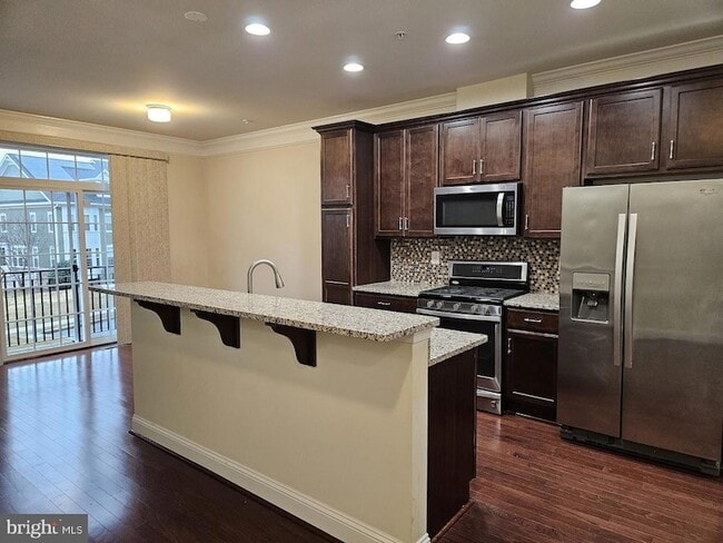 Building Photo - 6041 Maple Hill Rd