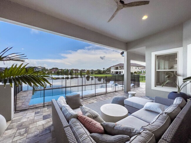 Building Photo - Fully Furnished Luxury 4/4 Pool home  in D...