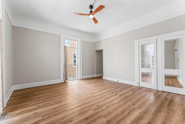 Building Photo - 621 E Main St