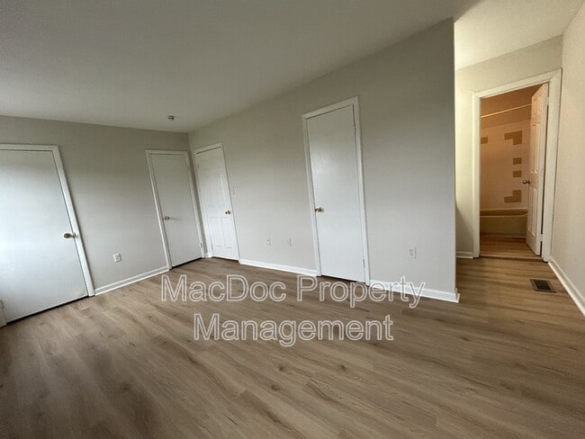 Building Photo - 2538 Sedgewick Pl