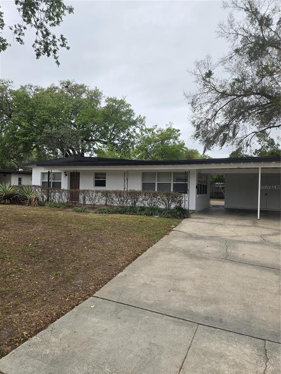 Building Photo - 1500 Roscomare Ave