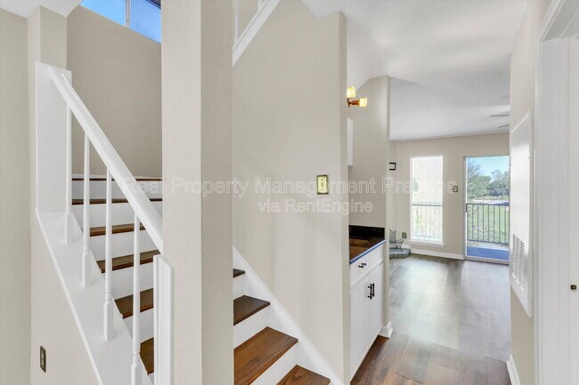 Building Photo - 18617 Egret Bay Blvd