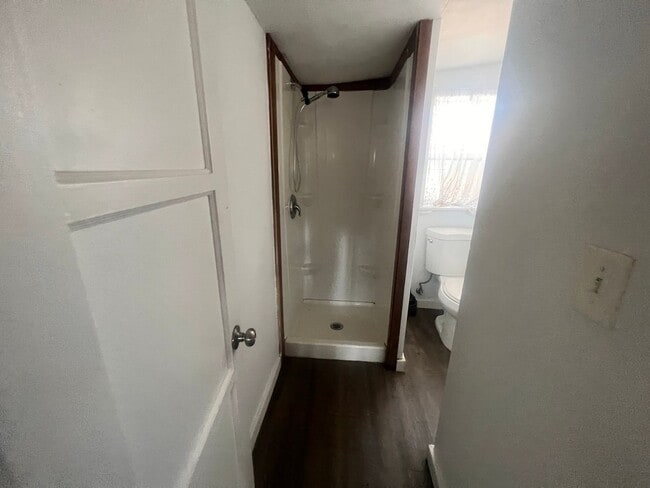 Building Photo - 2BR/1BA House w/ bonus room available FOR RENT NOW!