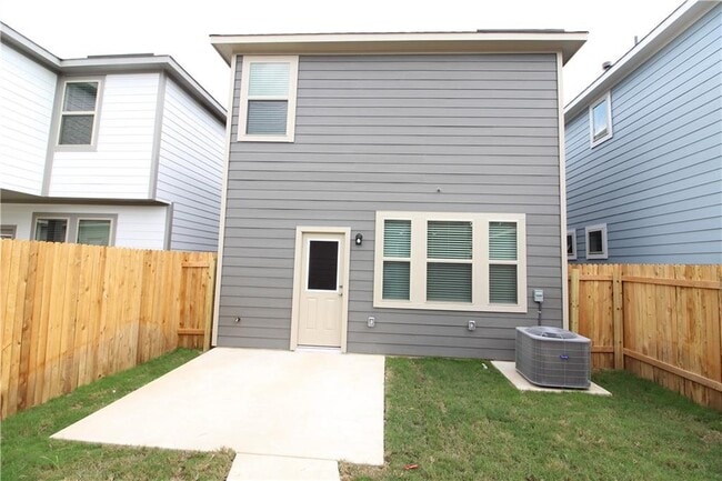 Building Photo - 2028 Arendale Dr