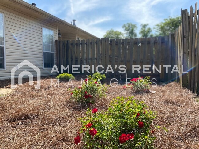 Building Photo - Townhome for Rent in Bessemer!  View with 48 Hours Notice!