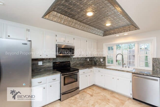 Building Photo - 1595 Avenida De Los Lirios