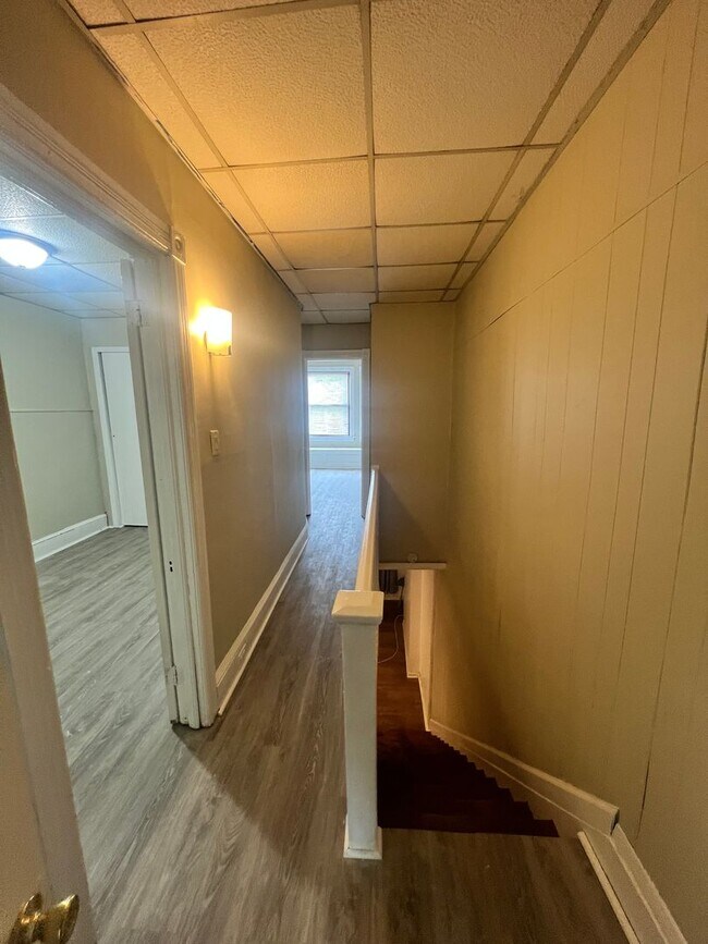 Building Photo - nice house west side must see close to 29
