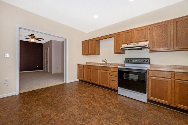 Building Photo - WELLER ESTATES