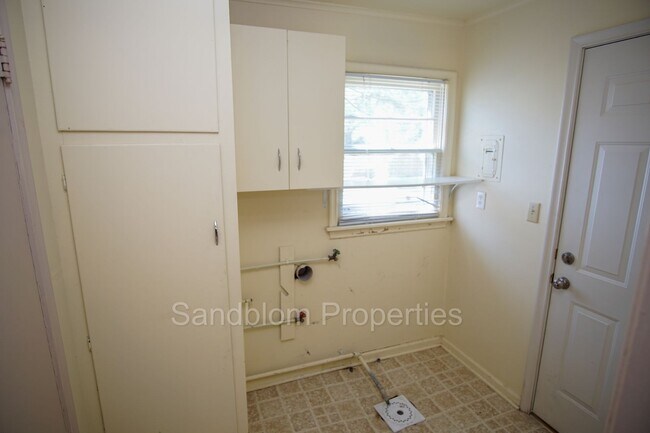 Building Photo - For Lease | Midtown Tulsa | Available Now