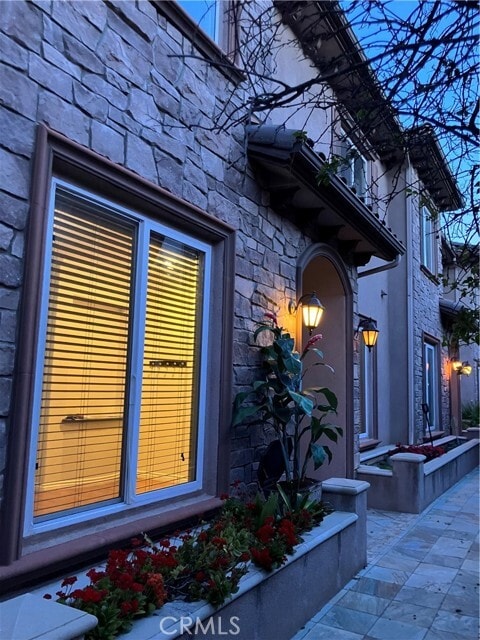 Building Photo - 128 E Broadway