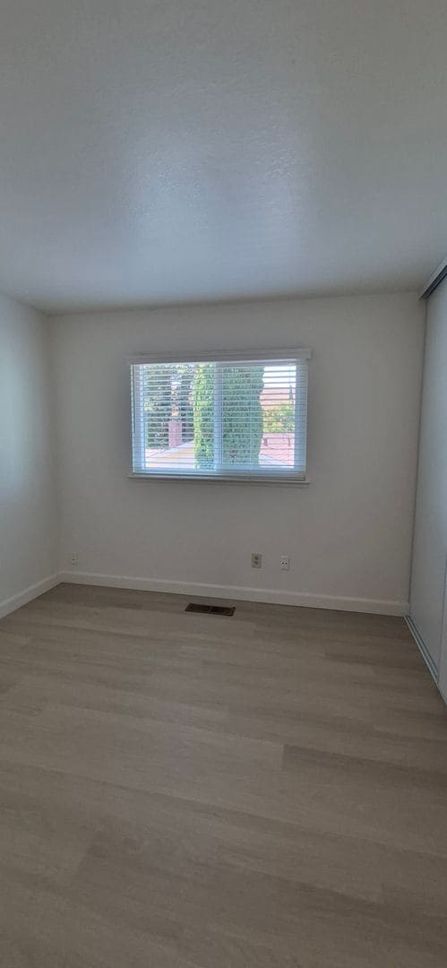 Building Photo - 5023 Oakbrook Cir