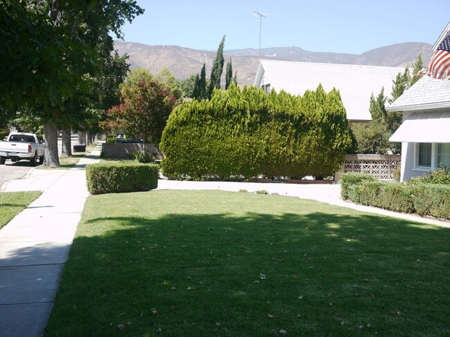 Building Photo - Pool House
