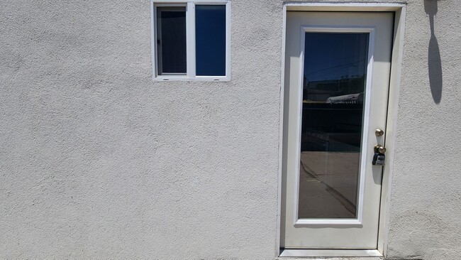 Building Photo - 1 Bedroom 1 Bath Granny Flat