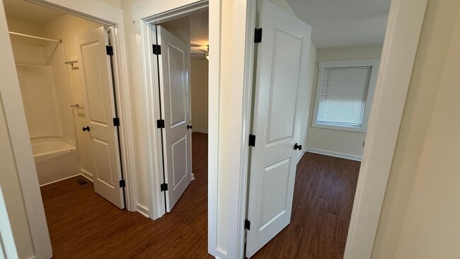 Building Photo - Enjoy the Calm of Country Living without Feeling too Far Away – Bishop, GA