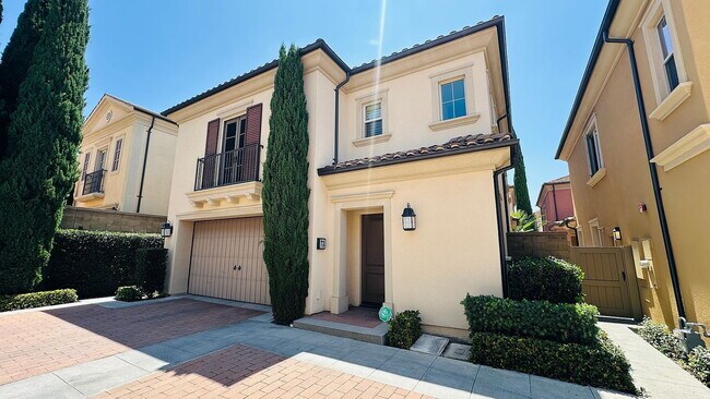 Building Photo - "Charming 3-Bedroom Sanctuary in Irvine: Spacious 2,100 Sq Ft Haven on Cherry Tree"