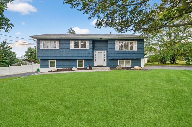 Primary Photo - 76 Amundsen Ln