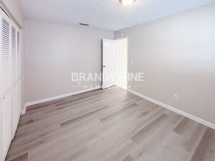 Building Photo - 1608 Robin Ln