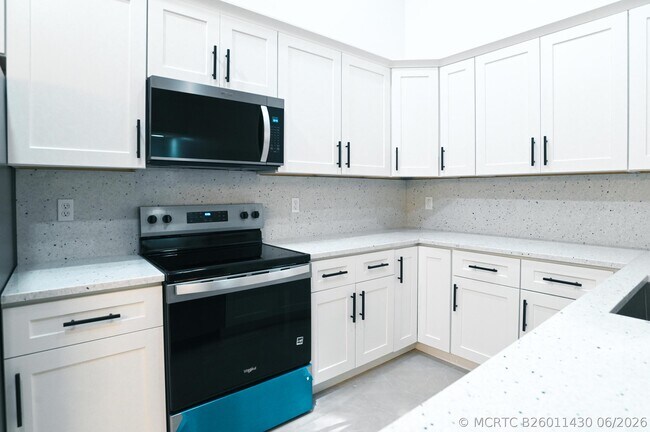 Building Photo - 1148 Summit Trail Cir