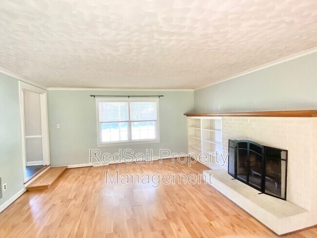 Building Photo - 487 Harwin Dr