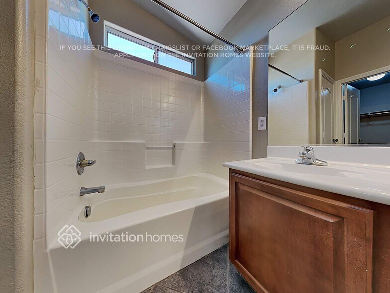 Building Photo - 6067 Camden Cove St