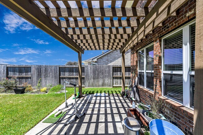 Building Photo - 27923 Barberry Banks Ln