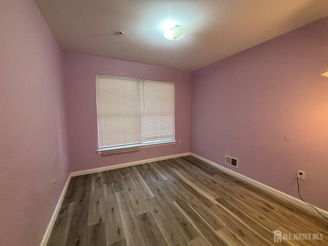 Building Photo - 116 Chariot Ct