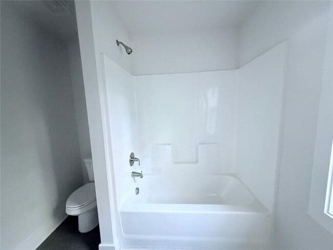 Building Photo - 5210 Phoenix St