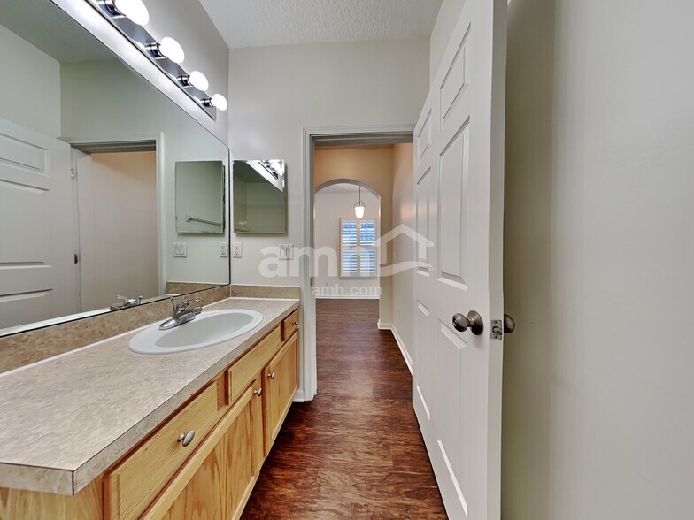 Building Photo - 96024 Sunfish Ln