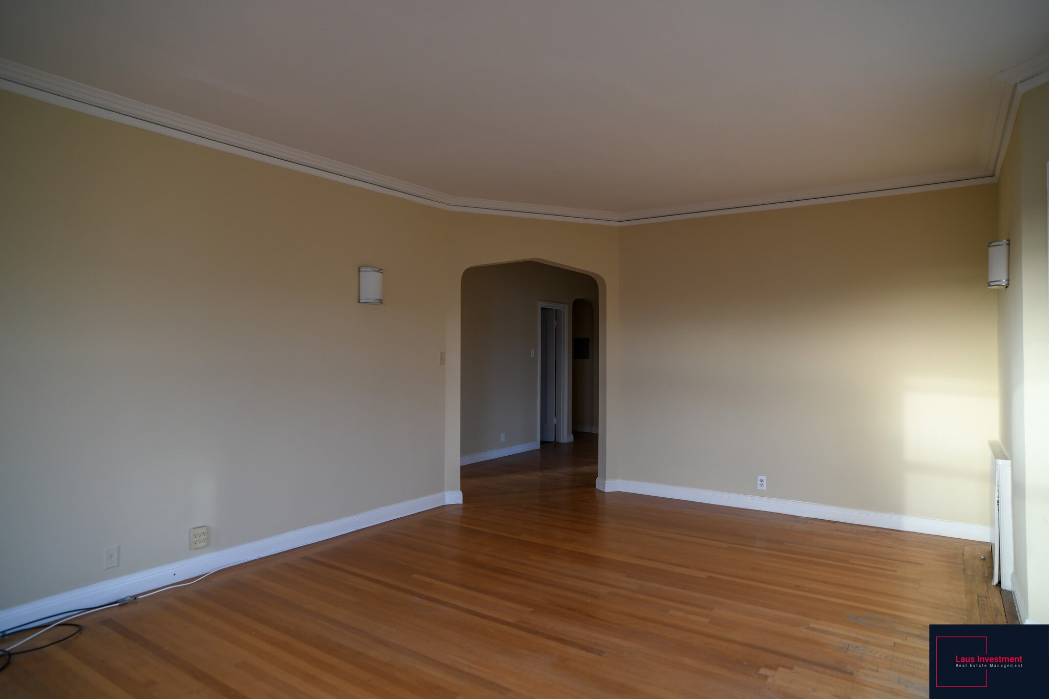 Living room - 1600 Clement St