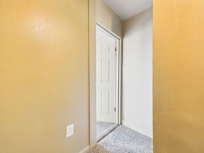 Building Photo - 4 Bedroom Single Family Home in Steelton