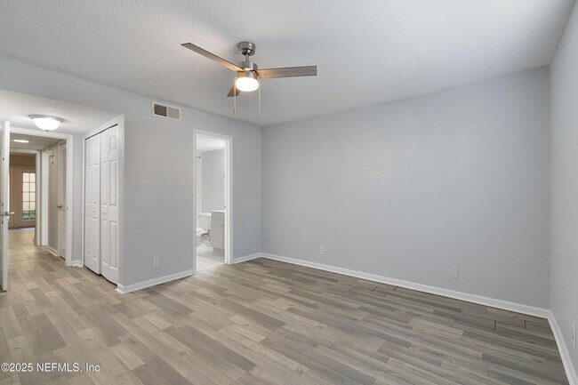 Building Photo - 6655 Bell Tower Ct